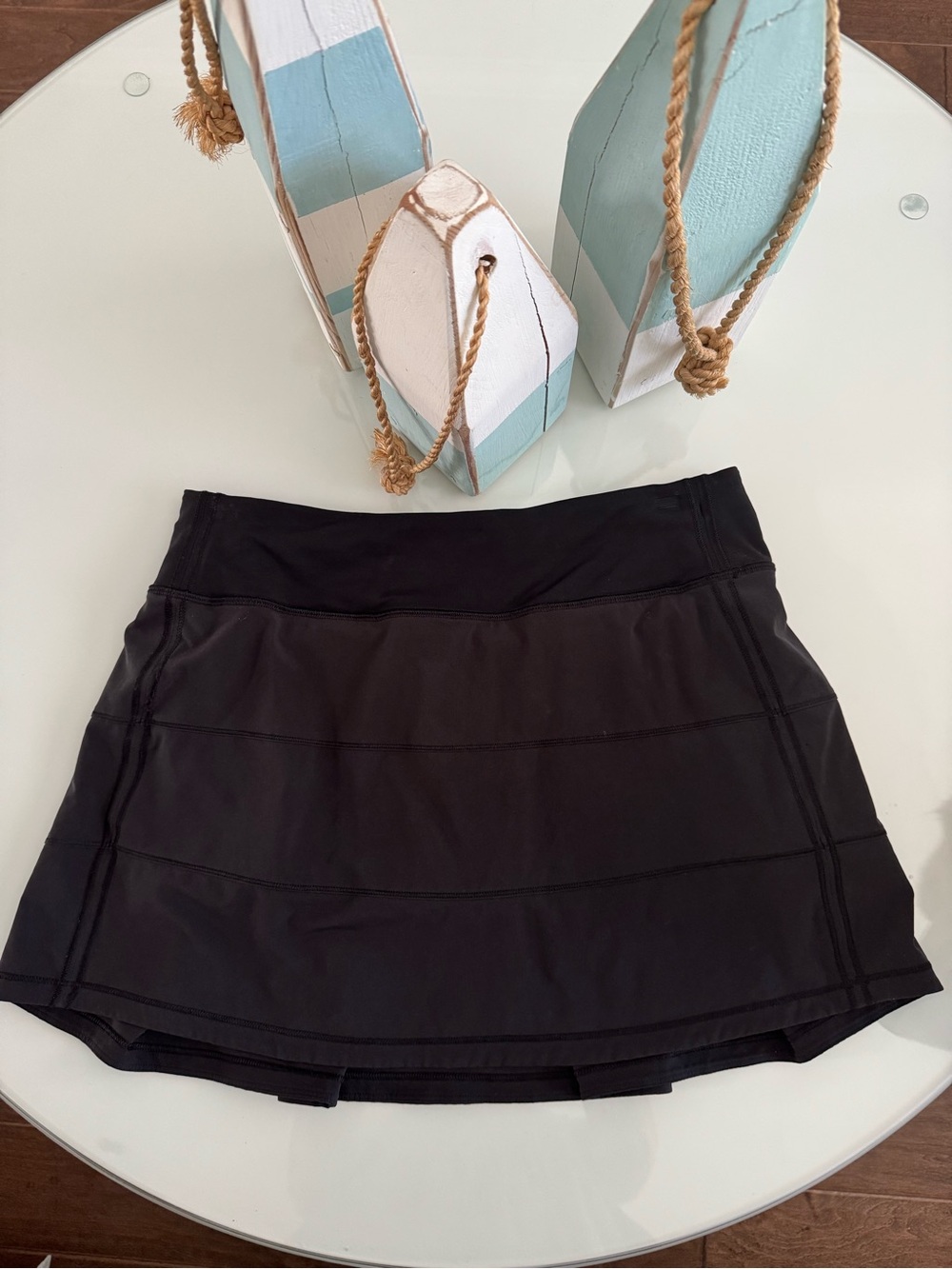 Lululemon Pace Rival, Mid-Rise Skirt, Tall 
Black, size 6